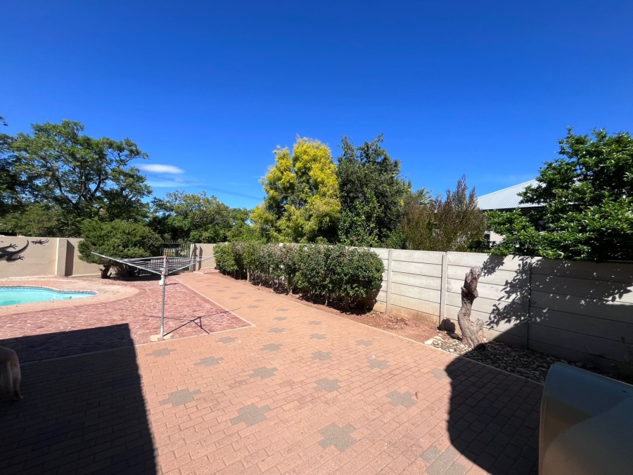 5 Bedroom Property for Sale in Rouxpark Western Cape